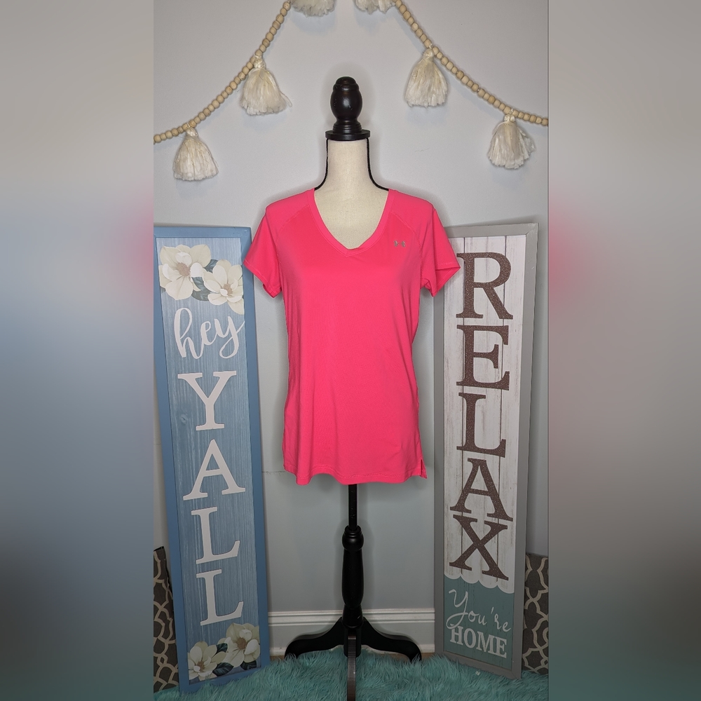 Hot pink v-neck dri-fit under armour t-shirt MEDIUM. Heat gear. FREE SHIPPING